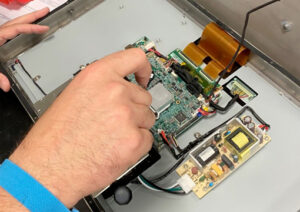 14 field engineers located in different areas of France